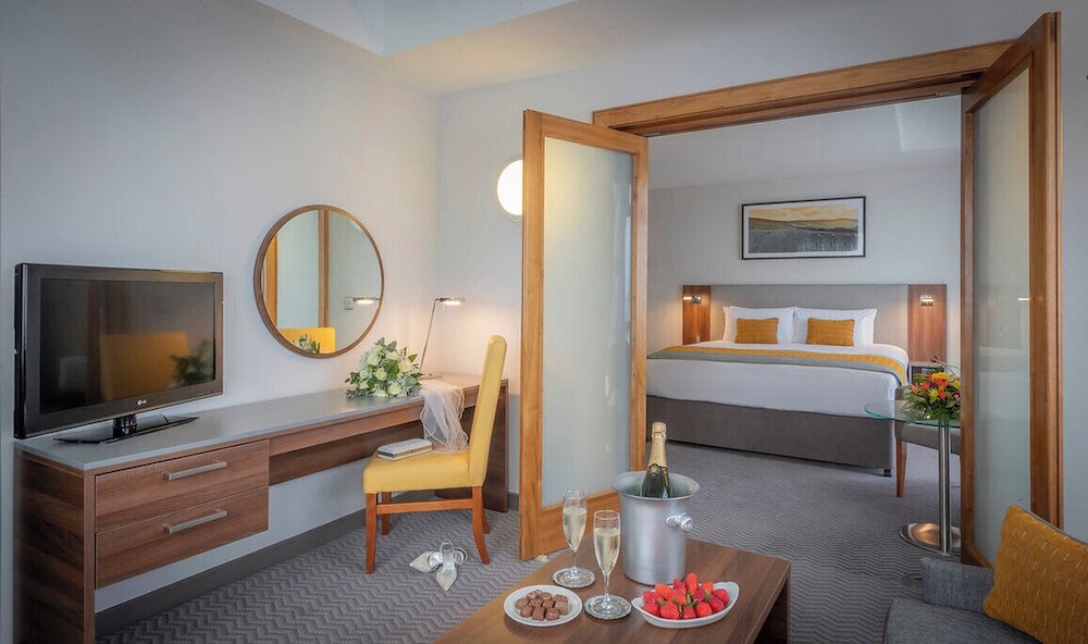 Maldron Hotel & Leisure Centre Tallaght — Hotel rooms in Dublin, Dublin City