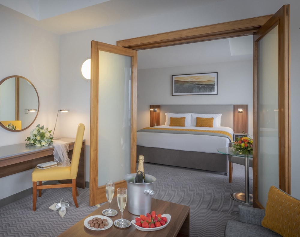Maldron Hotel & Leisure Centre Tallaght — Hotel rooms in Dublin, Dublin City