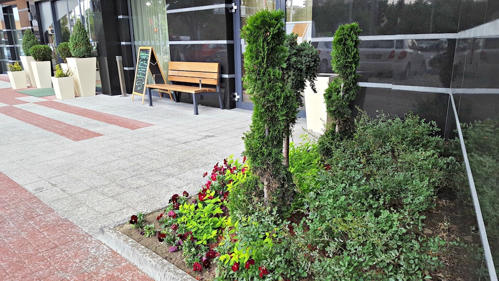 Holiday Inn Plovdiv by IHG — Hotel building in Plovdiv, Plovdiv