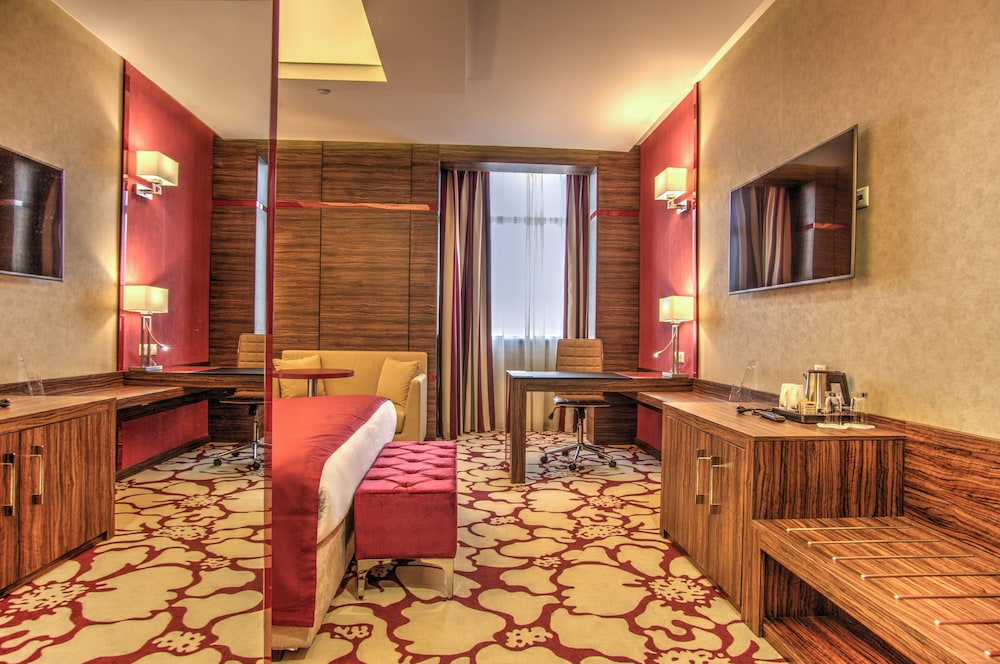 Holiday Inn Plovdiv by IHG — Hotel rooms in Plovdiv, Plovdiv