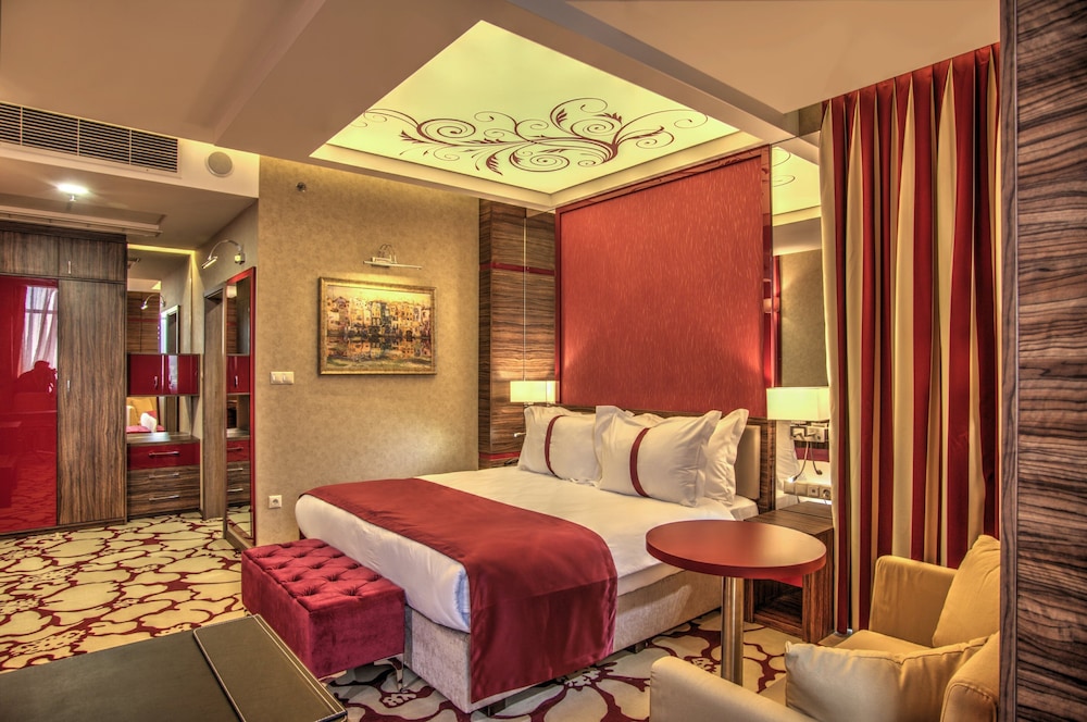 Holiday Inn Plovdiv by IHG — Hotel rooms in Plovdiv, Plovdiv