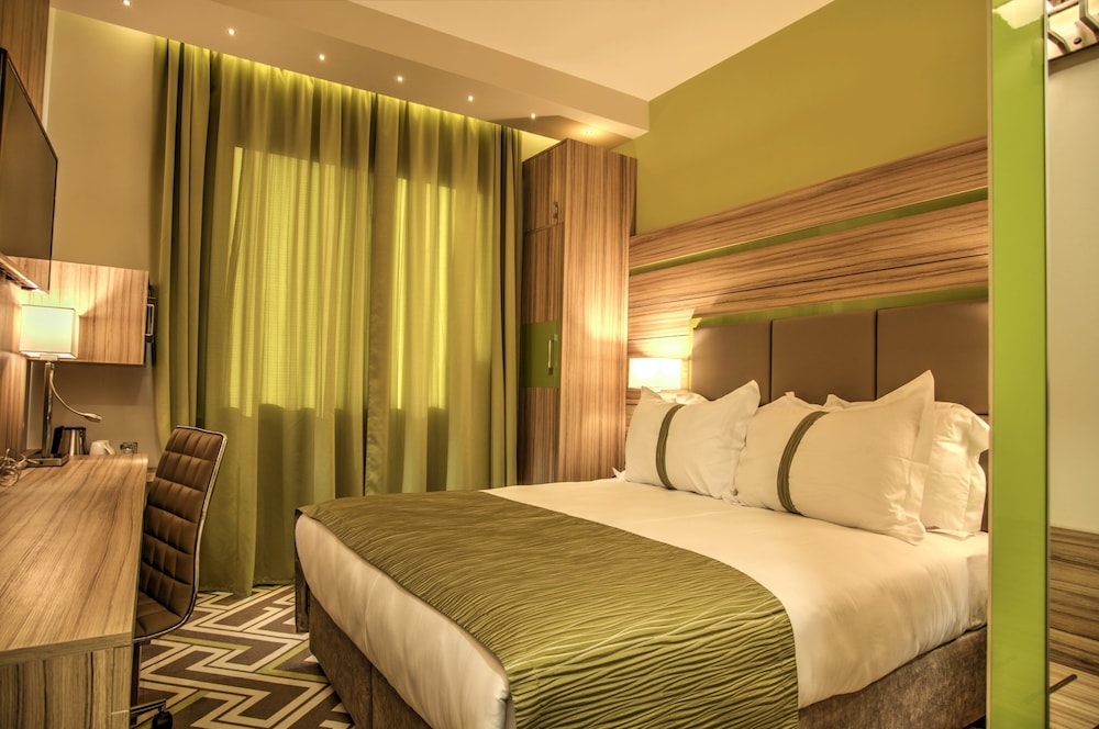 Holiday Inn Plovdiv by IHG — Hotel rooms in Plovdiv, Plovdiv