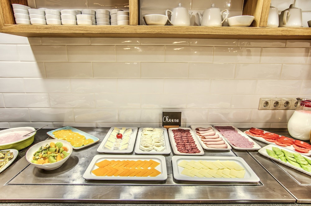 Holiday Inn Plovdiv by IHG — Restaurant & bars in Plovdiv, Plovdiv