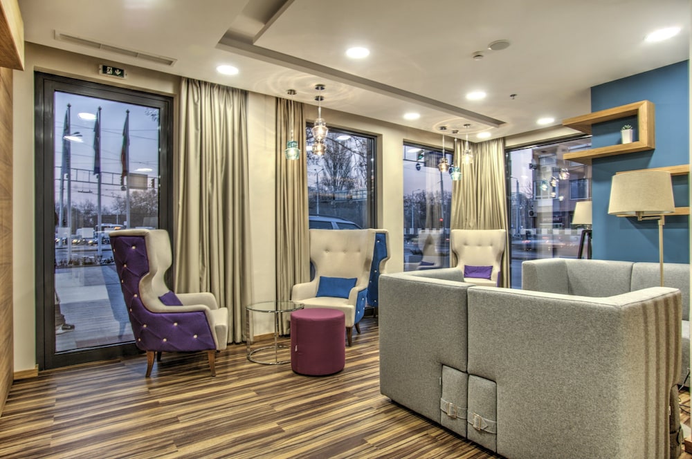 Holiday Inn Plovdiv by IHG — Restaurant & bars in Plovdiv, Plovdiv