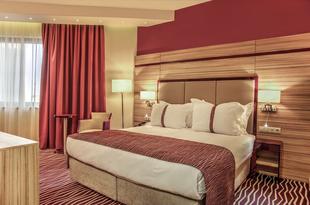 Holiday Inn Plovdiv by IHG — Hotel rooms in Plovdiv, Plovdiv