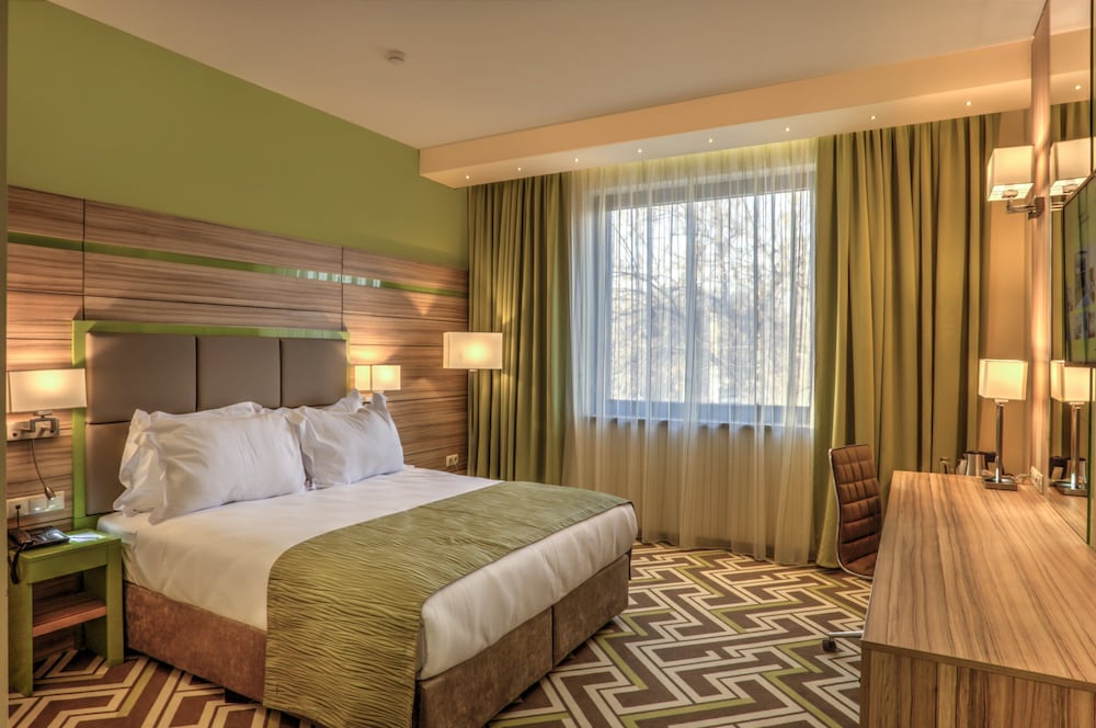 Holiday Inn Plovdiv by IHG — Hotel rooms in Plovdiv, Plovdiv