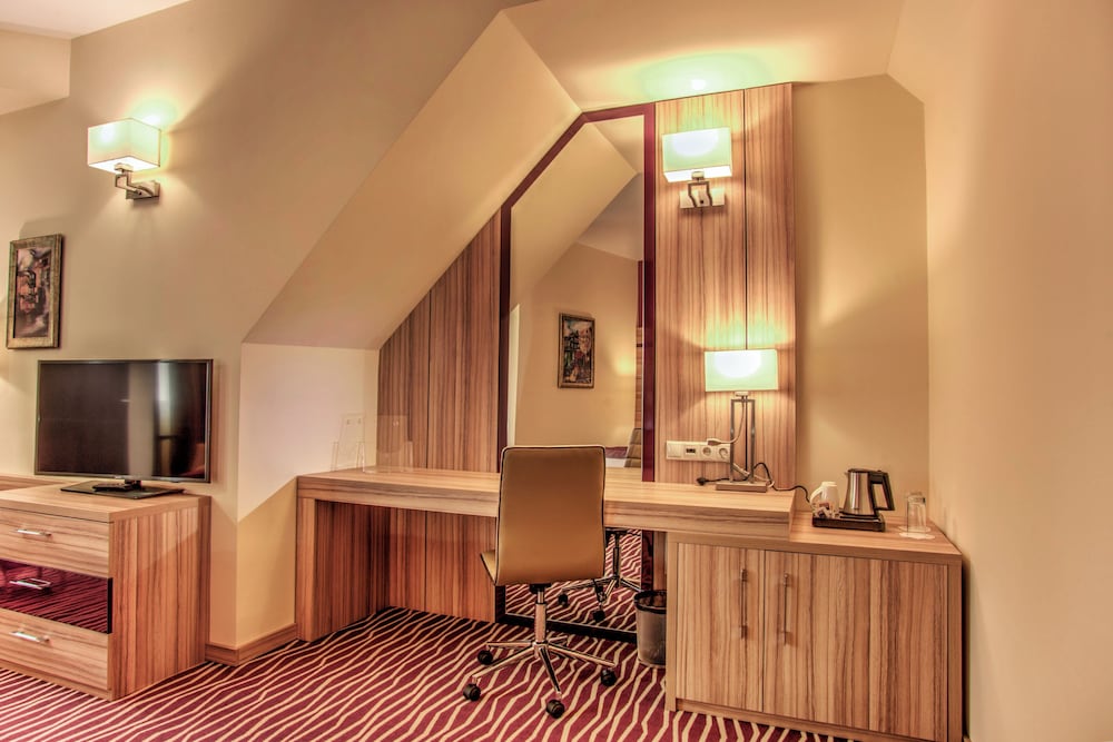 Holiday Inn Plovdiv by IHG — Hotel rooms in Plovdiv, Plovdiv