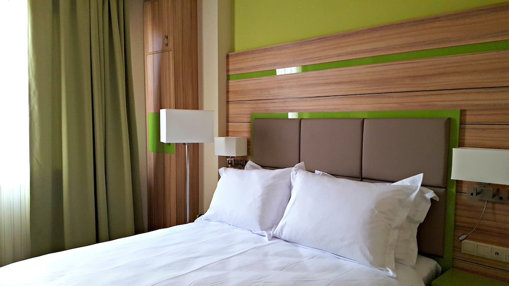 Holiday Inn Plovdiv by IHG — Hotel rooms in Plovdiv, Plovdiv