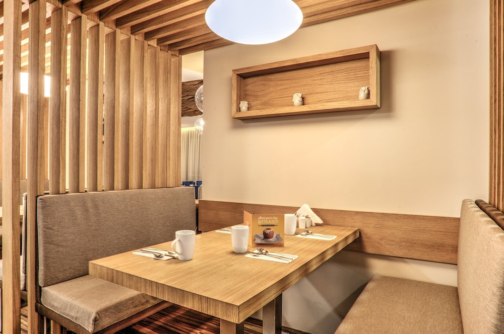 Holiday Inn Plovdiv by IHG — Restaurant & bars in Plovdiv, Plovdiv