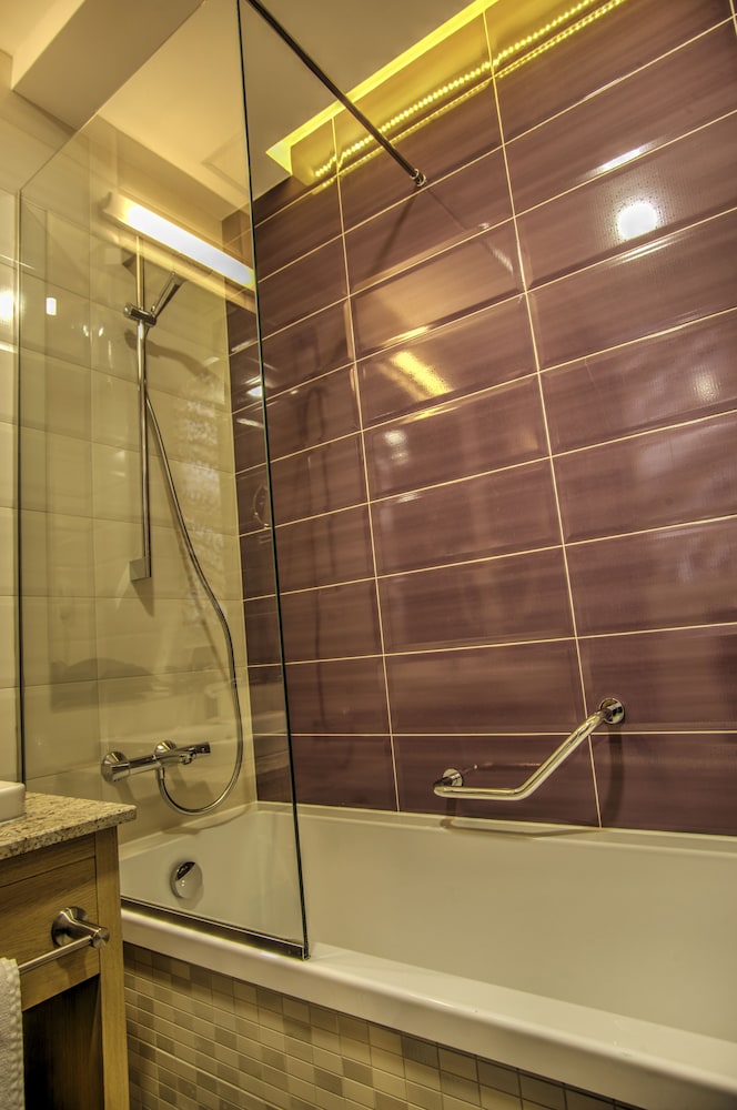 Holiday Inn Plovdiv by IHG — Hotel rooms in Plovdiv, Plovdiv