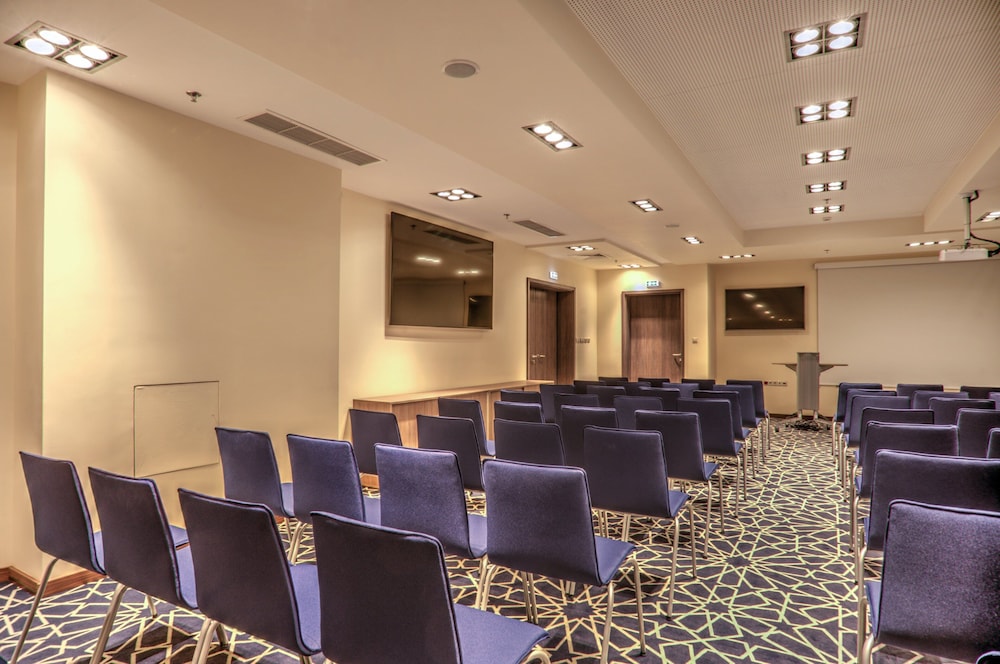 Holiday Inn Plovdiv by IHG — Hotel building in Plovdiv, Plovdiv