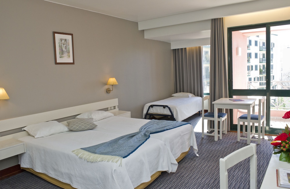 Aparthotel Imperatriz — Hotel rooms in Funchal, Madeira