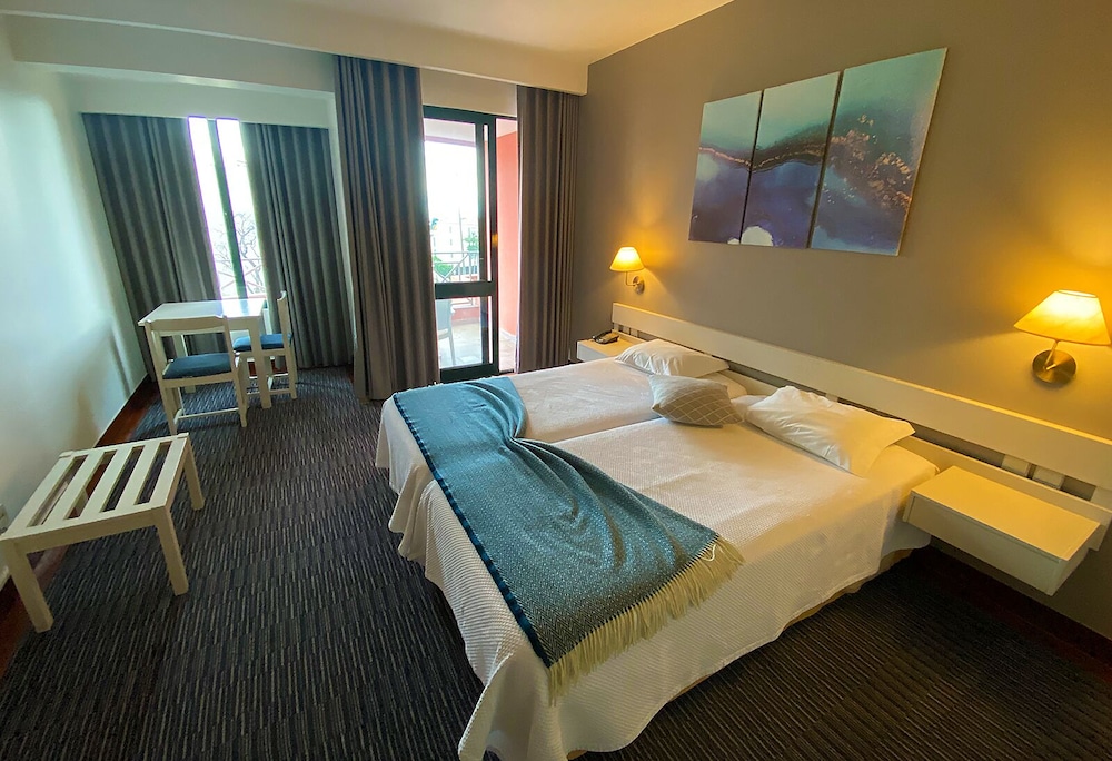 Aparthotel Imperatriz — Hotel rooms in Funchal, Madeira