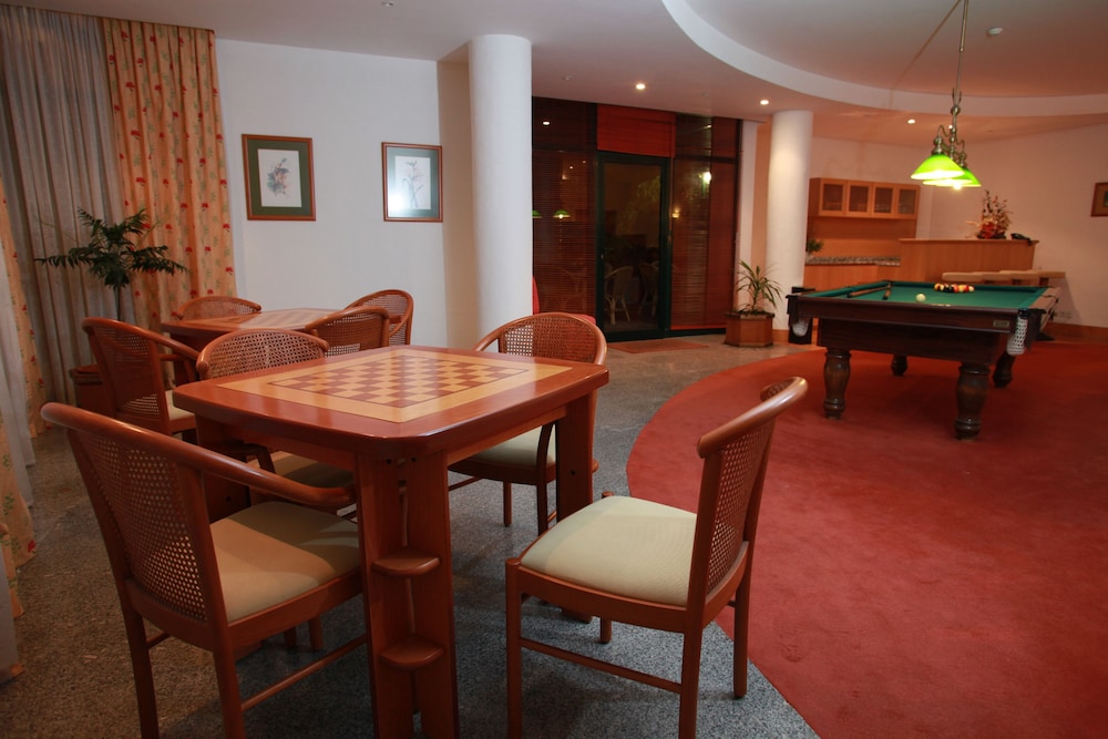 Aparthotel Imperatriz — Hotel rooms in Funchal, Madeira