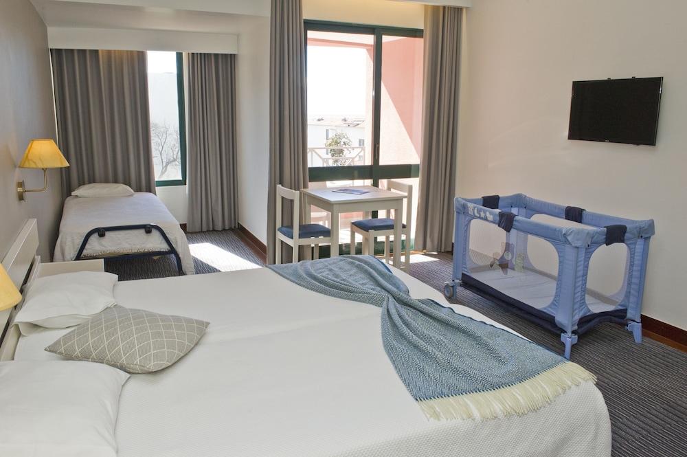 Aparthotel Imperatriz — Hotel rooms in Funchal, Madeira