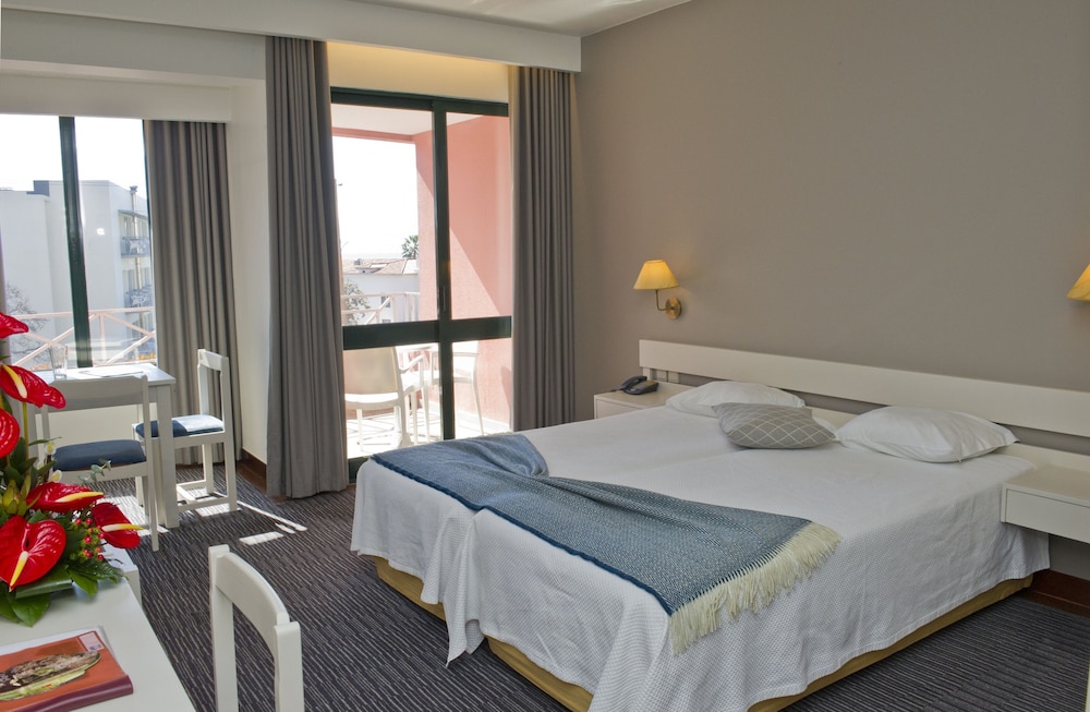 Aparthotel Imperatriz — Hotel rooms in Funchal, Madeira