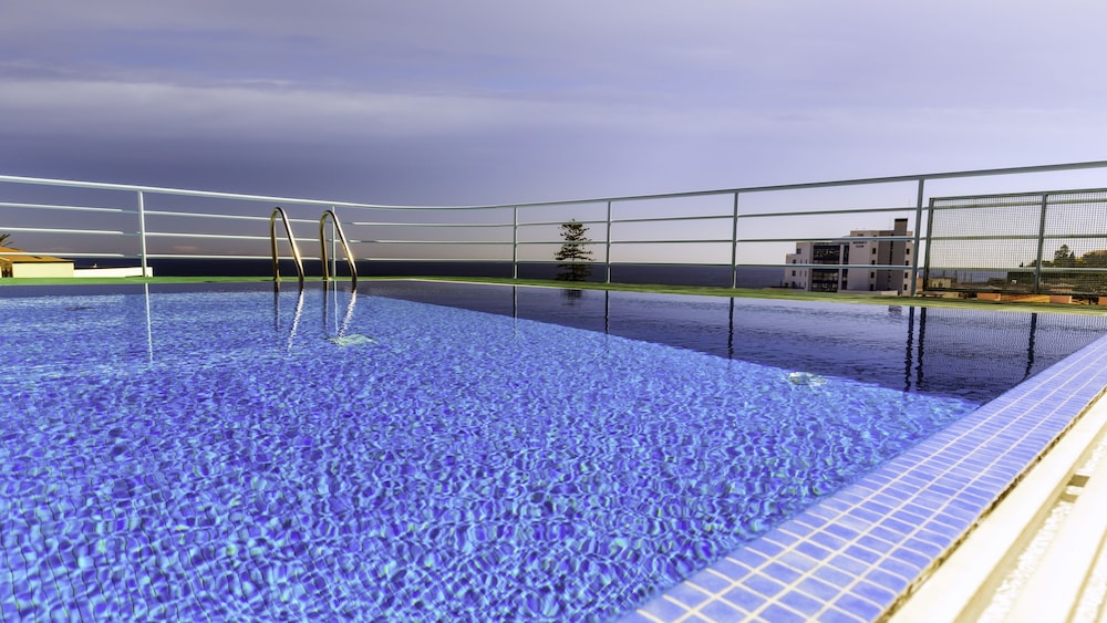 Aparthotel Imperatriz — Swimming pool in Funchal, Madeira