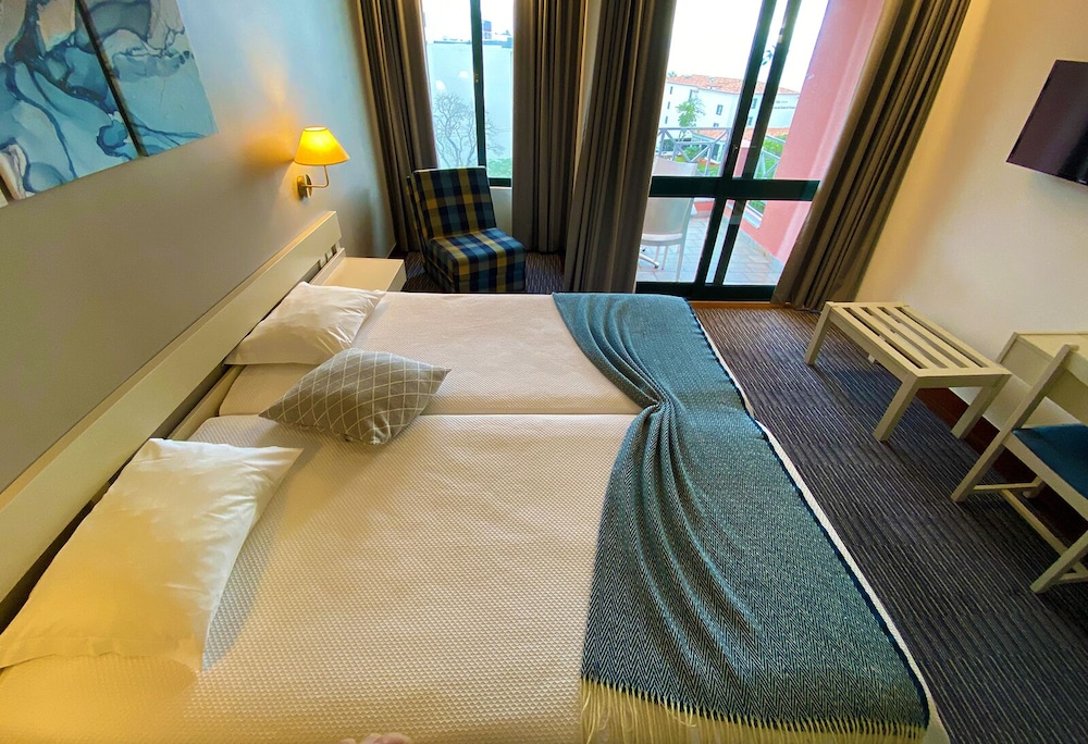 Aparthotel Imperatriz — Hotel rooms in Funchal, Madeira