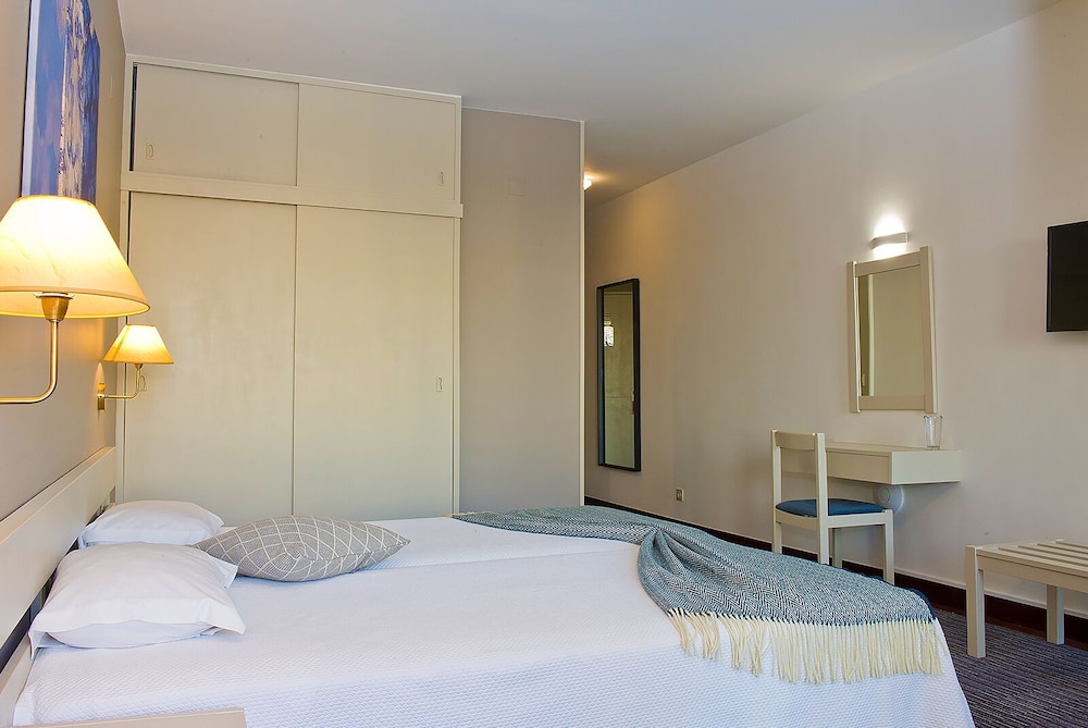 Aparthotel Imperatriz — Hotel rooms in Funchal, Madeira