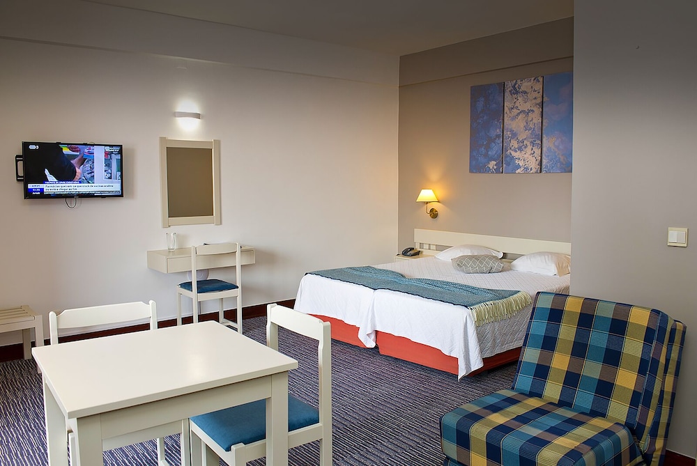Aparthotel Imperatriz — Hotel rooms in Funchal, Madeira