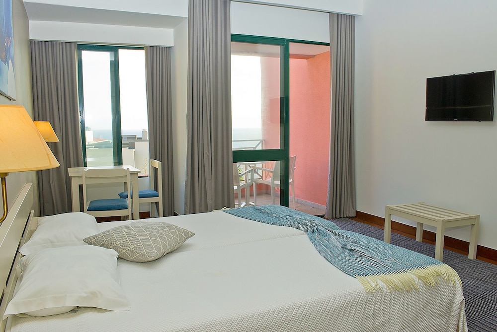 Aparthotel Imperatriz — Hotel rooms in Funchal, Madeira