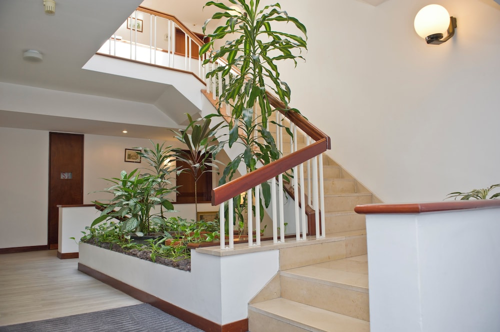 Aparthotel Imperatriz — Hotel building in Funchal, Madeira