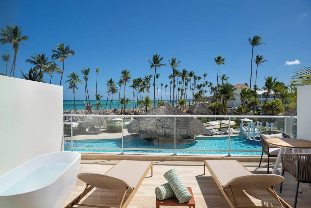 Paradisus Palma Real Golf & Spa Resort All Inclusive — Swimming pool in Bavaro, La Altagracia