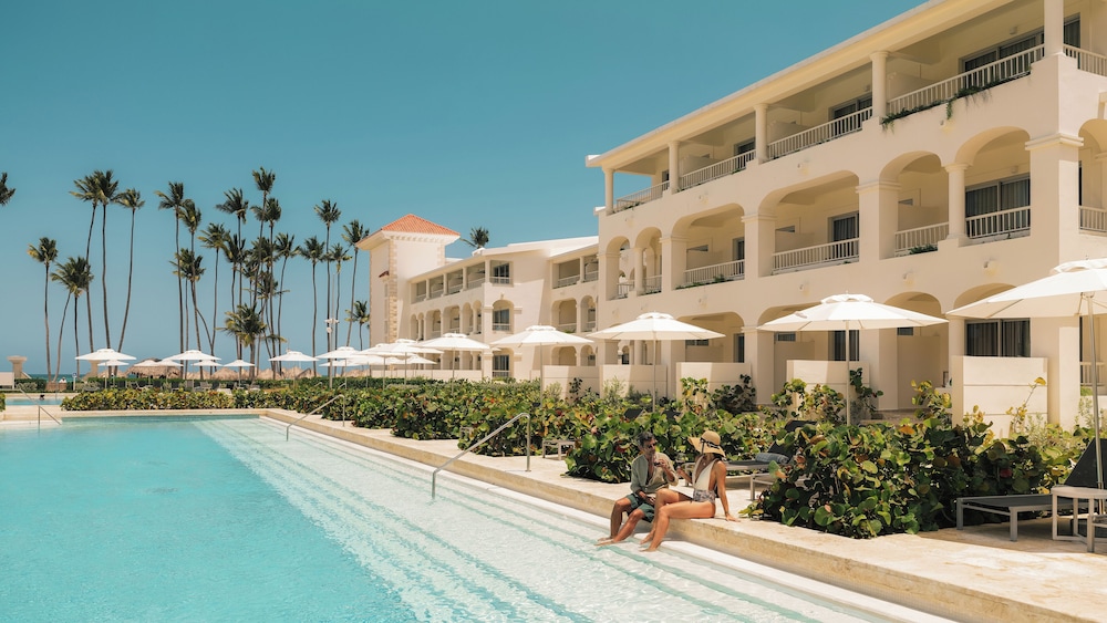 Paradisus Palma Real Golf & Spa Resort All Inclusive — Swimming pool in Bavaro, La Altagracia