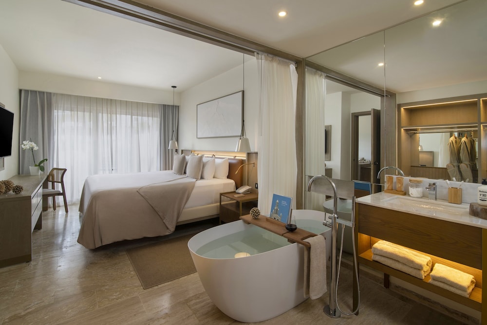 Paradisus Palma Real Golf & Spa Resort All Inclusive — Hotel rooms in Bavaro, La Altagracia
