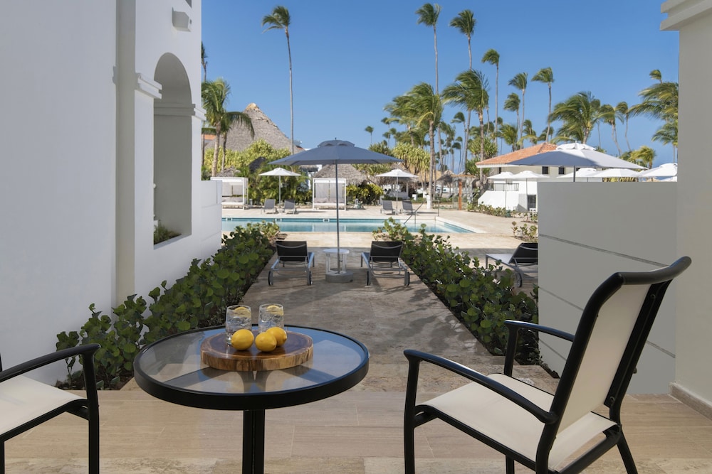 Paradisus Palma Real Golf & Spa Resort All Inclusive — Swimming pool in Bavaro, La Altagracia