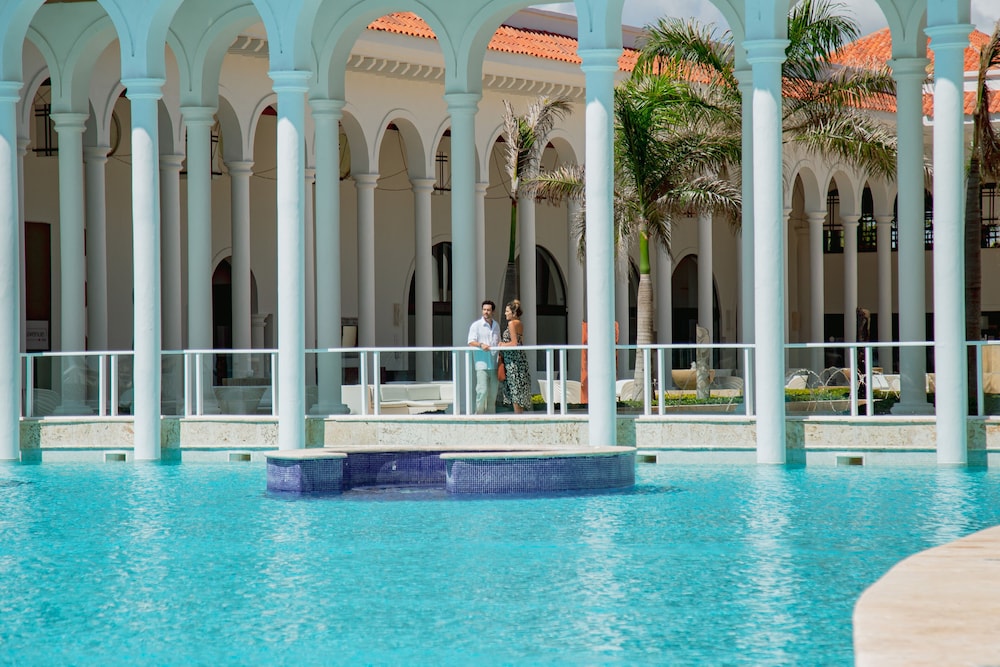 Paradisus Palma Real Golf & Spa Resort All Inclusive — Swimming pool in Bavaro, La Altagracia