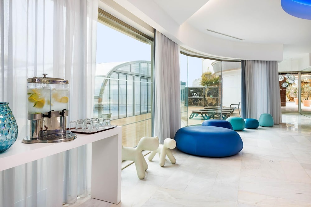 Jupiter Algarve Hotel - Beach & Spa — Hotel building in Portimão, Faro