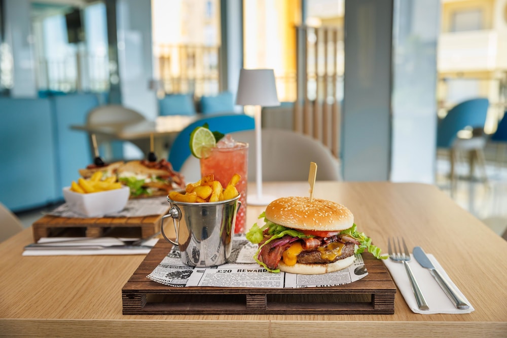Jupiter Algarve Hotel - Beach & Spa — Restaurant & bars in Portimão, Faro