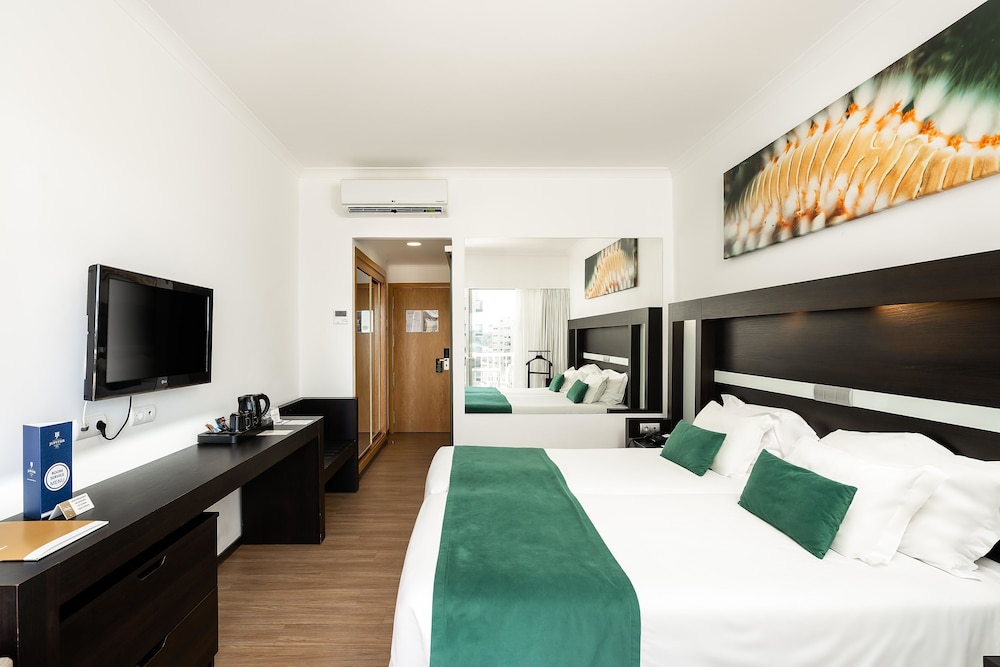 Jupiter Algarve Hotel - Beach & Spa — Hotel rooms in Portimão, Faro