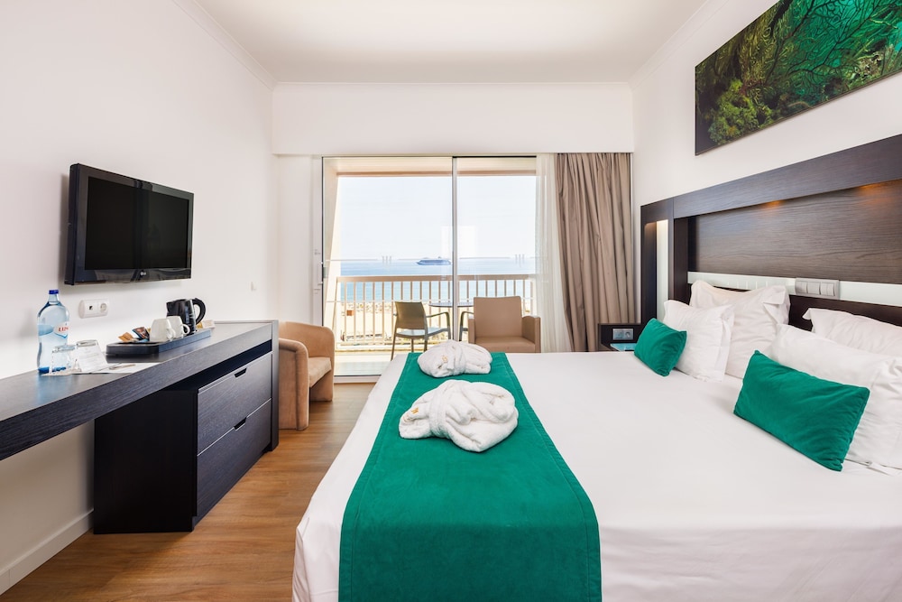 Jupiter Algarve Hotel - Beach & Spa — Hotel rooms in Portimão, Faro