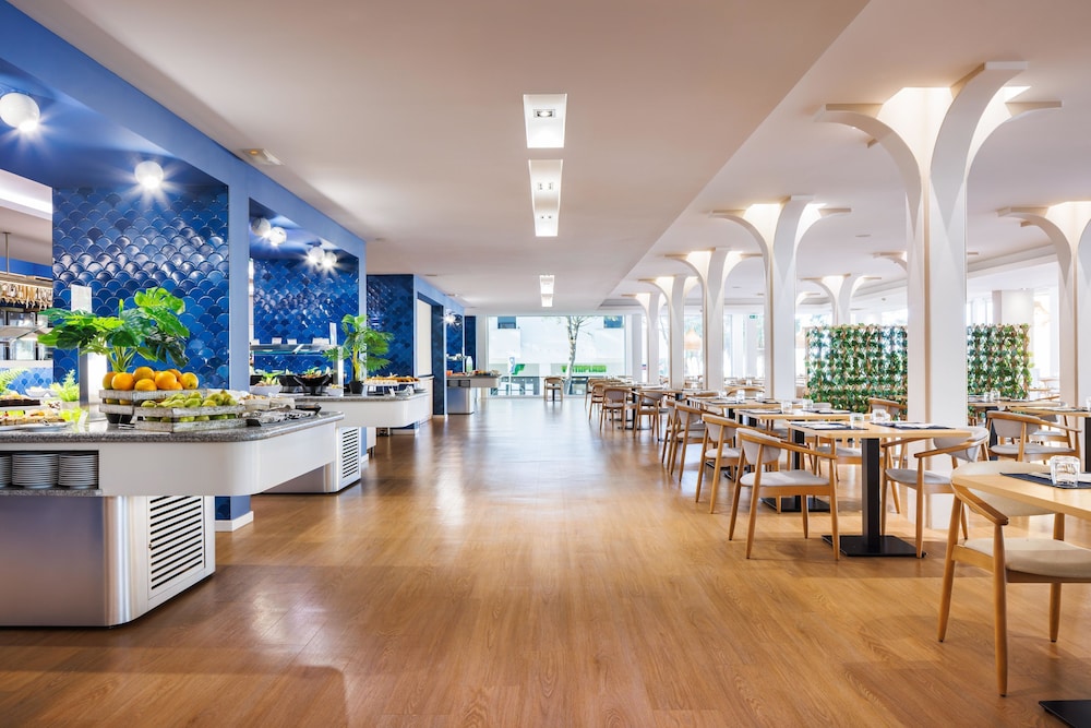 Jupiter Algarve Hotel - Beach & Spa — Restaurant & bars in Portimão, Faro