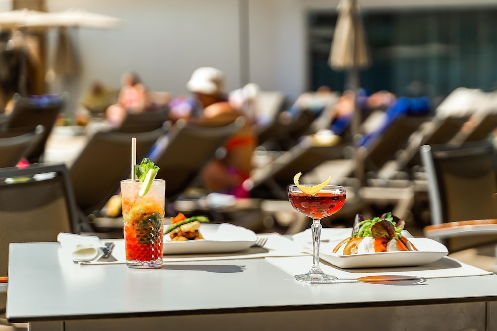 Jupiter Algarve Hotel - Beach & Spa — Restaurant & bars in Portimão, Faro