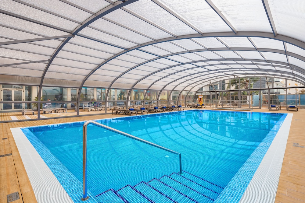 Jupiter Algarve Hotel - Beach & Spa — Swimming pool in Portimão, Faro