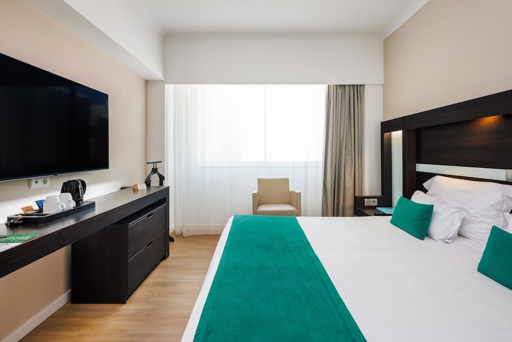 Jupiter Algarve Hotel - Beach & Spa — Hotel rooms in Portimão, Faro