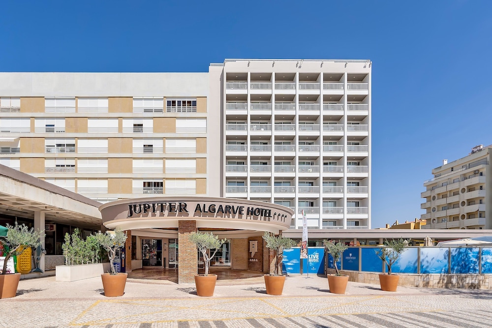 Jupiter Algarve Hotel - Beach & Spa — Hotel building in Portimão, Faro