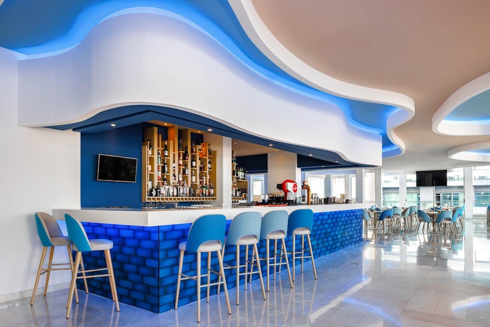 Jupiter Algarve Hotel - Beach & Spa — Restaurant & bars in Portimão, Faro