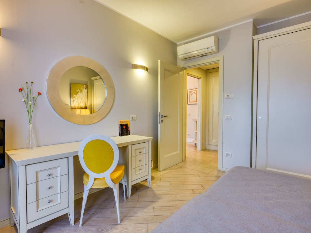 Parc Hotel Germano Suites — Hotel rooms in Bardolino, Veneto