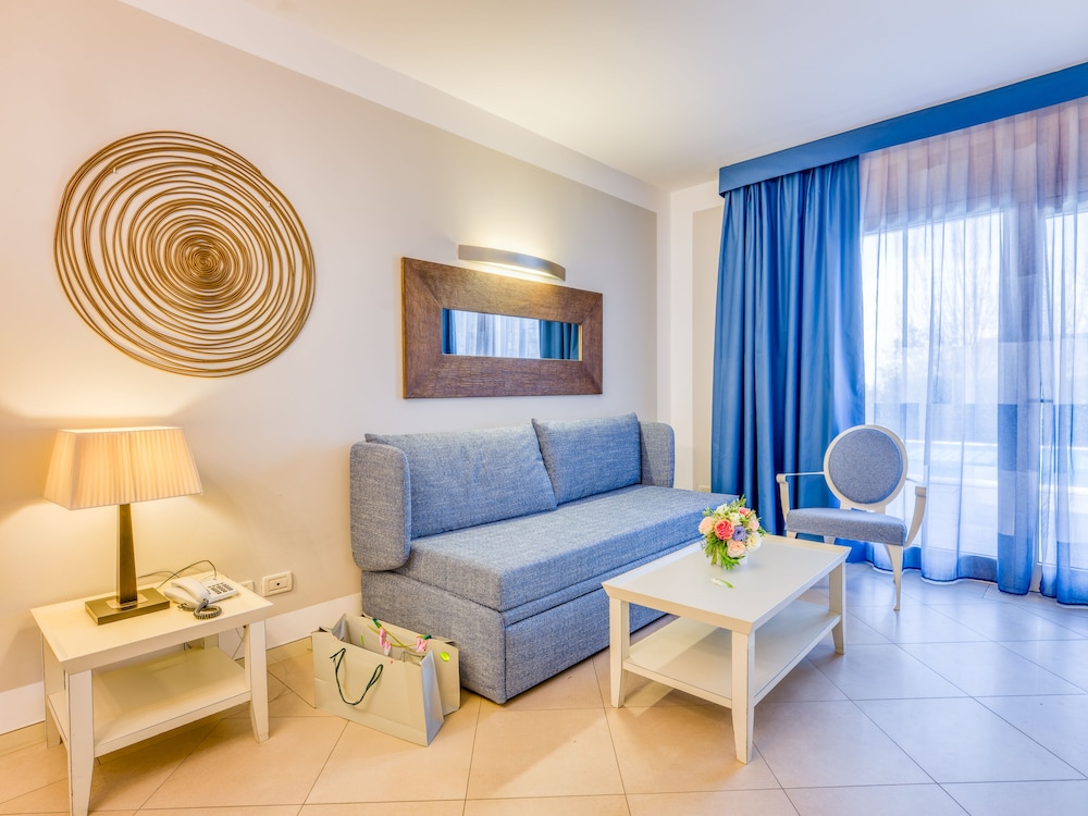Parc Hotel Germano Suites — Hotel rooms in Bardolino, Veneto