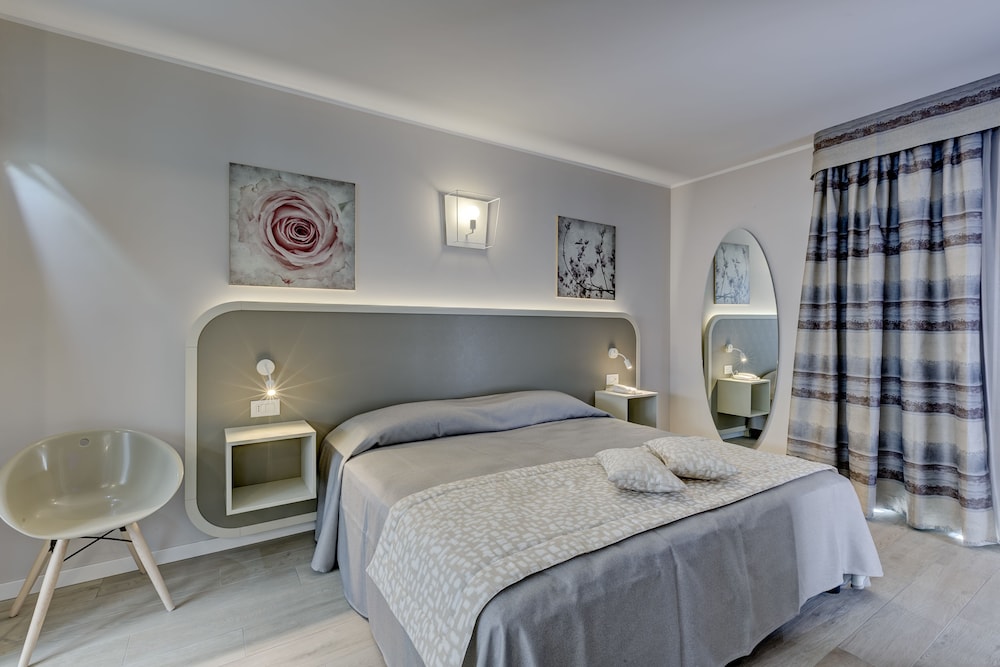 Parc Hotel Germano Suites — Hotel rooms in Bardolino, Veneto