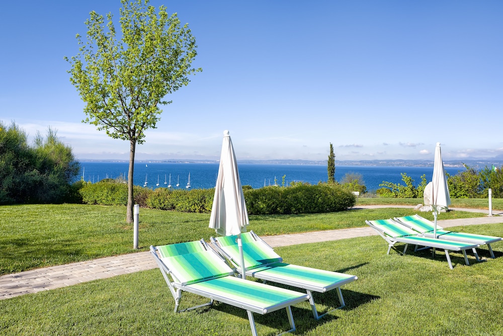 Parc Hotel Germano Suites — Beach in Bardolino, Veneto