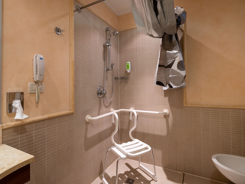 Parc Hotel Germano Suites — Hotel rooms in Bardolino, Veneto