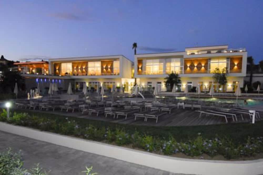 Parc Hotel Germano Suites — Restaurant & bars in Bardolino, Veneto