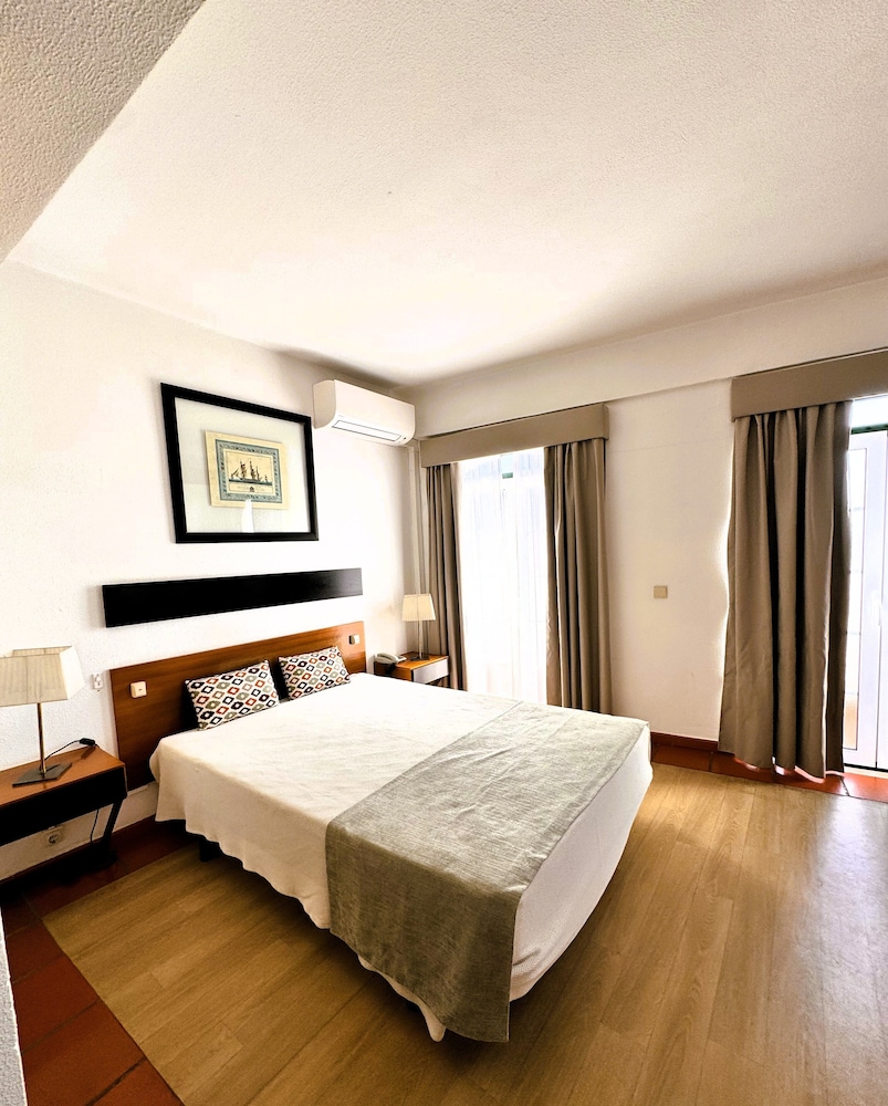 Lagosmar Hotel — Hotel rooms in Lagos, Faro