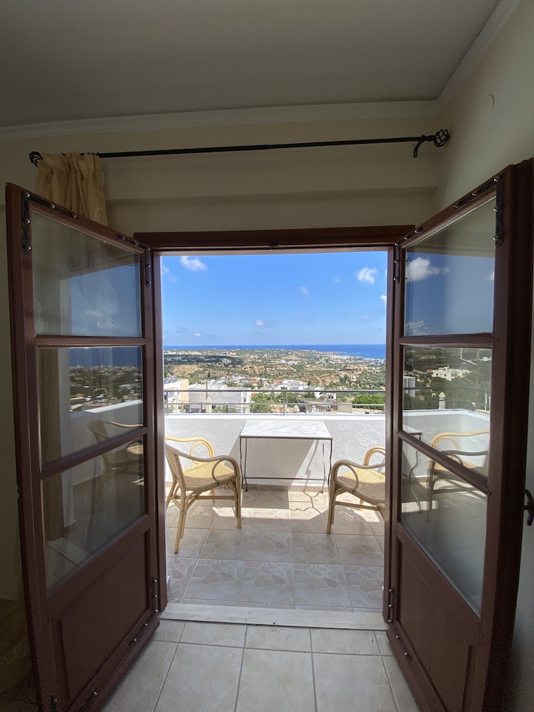 Amazones Village Suites — Hotel rooms in Hersonissos