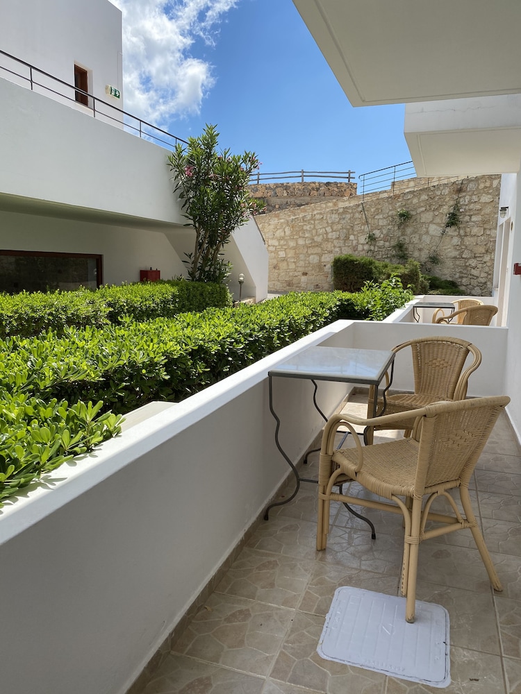 Amazones Village Suites — Hotel building in Hersonissos